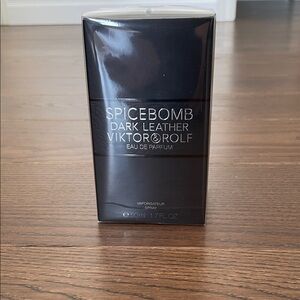 Viktor & Rolf Spicebomb Dark Leather Fragrance